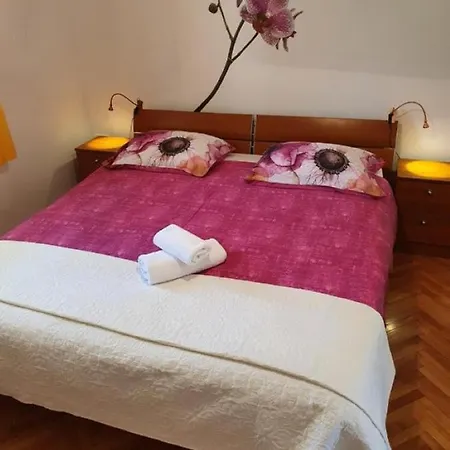 Nina&lana - With Private Garden Σπλιτ