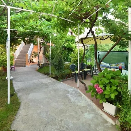 Nina&lana - With Private Garden