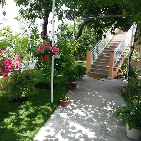 Nina&lana - With Private Garden *