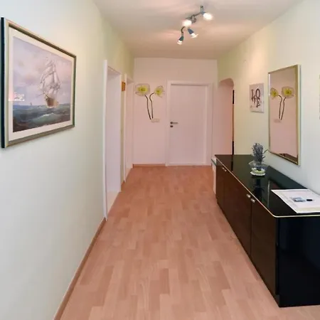 Nina&lana - With Private Garden Apartment